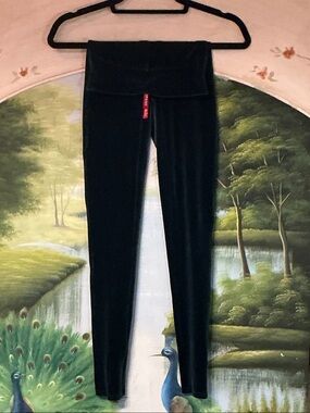 SPANX Velvet Leggings in dark malachite green